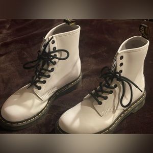 New white doc martens. Never worn. Great for fall